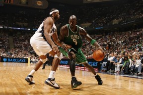 开云体育官网-哈登封神夜，当广厦的利刃刺穿绿军铁壁，他让质疑者集体失语