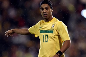 开云体育官网-三笘薰，巴黎夜幕下的日本武士，如何用一脚踢碎AC米兰的尊严？