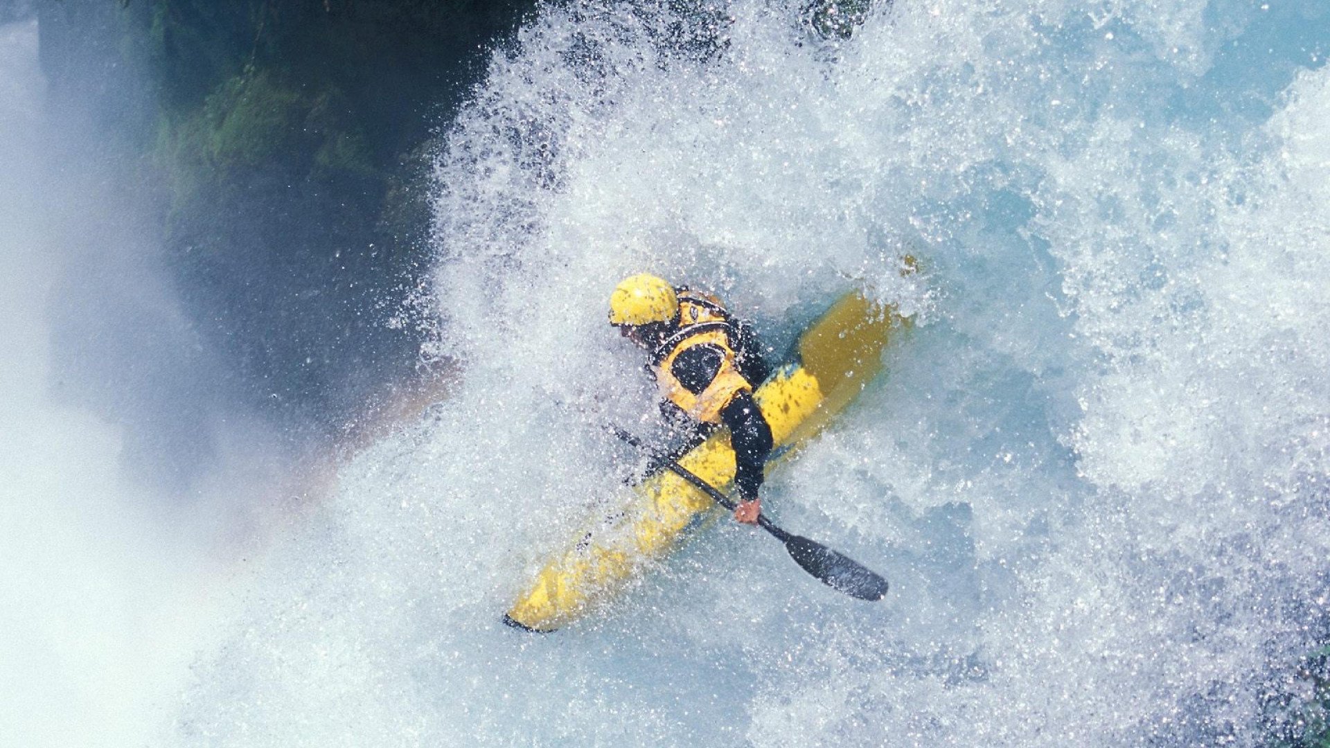 哈登点燃赛场，F1新赛季揭幕战之夜，跨界巨星如何重写竞技叙事