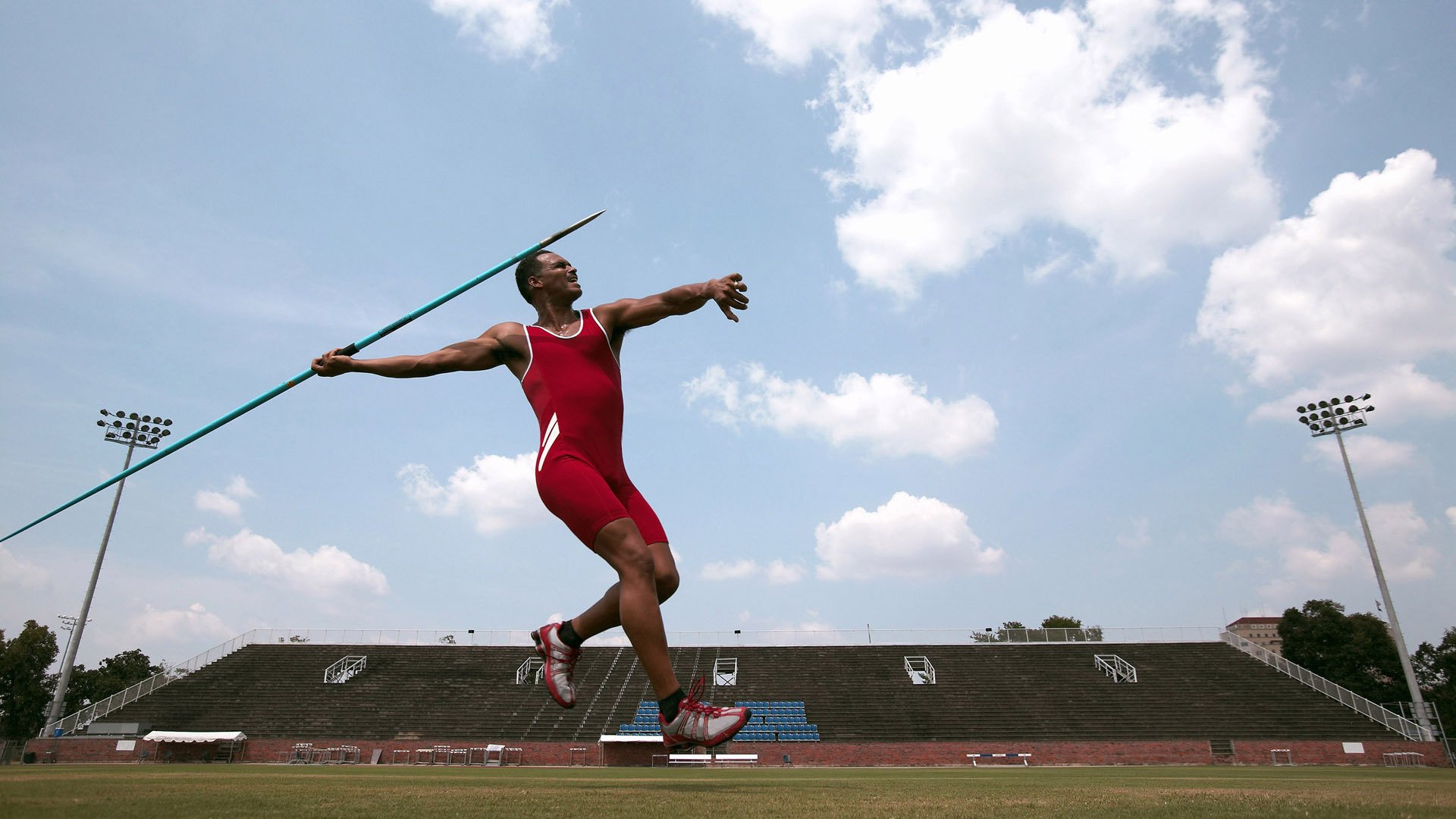 欧冠半决赛的硝烟，如何点燃了辽宁体育馆的战火？